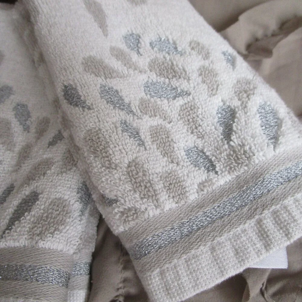 pair of cotton guest towels